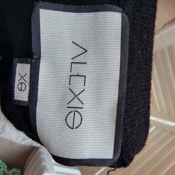 ALEXIS XS BLACK WOOL CROP SWEATER - Picture 5 of 6